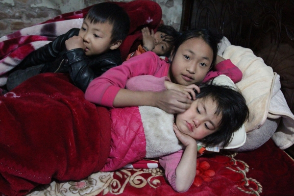 Cặp vợ chồng 29 tuổi sinh sòn sòn 8 đứa con: ‘Gia đình tôi chưa bao giờ mua cành đào, cây quất đón Tết’