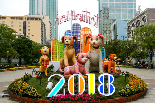 Gần 1.000 người giữ an ninh đường hoa Nguyễn Huệ