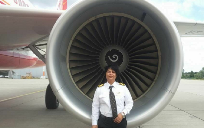 Nữ phi công ngăn chặn vụ 2 máy bay đâm nhau trên không, cứu sống gần 300 người