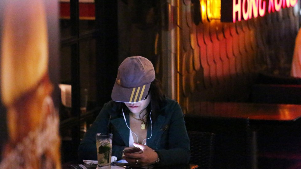 Valentine khắc khoải: Phụ nữ 30 tuổi chưa từng yêu ở Hong Kong