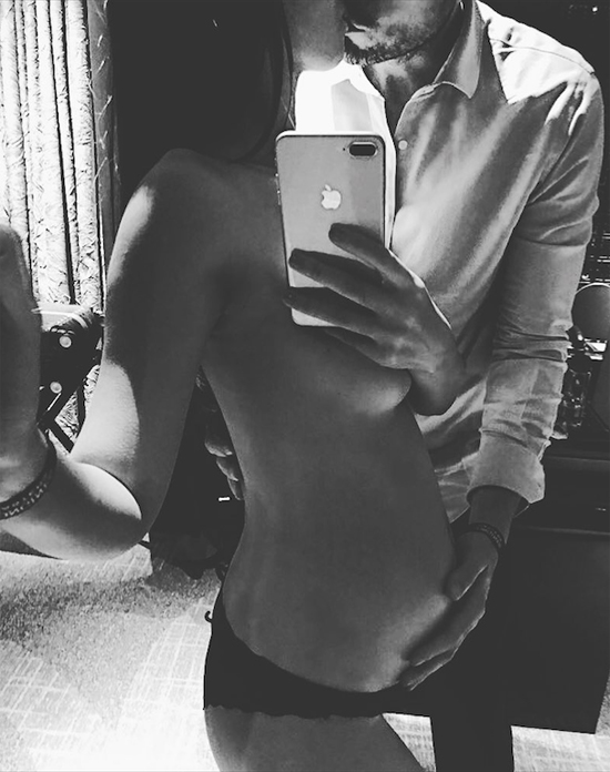 Bầu 5 tháng, Hà Anh vẫn nude táo bạo trước ống kính