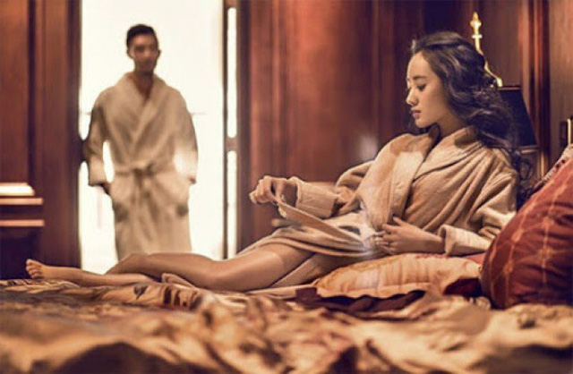 Người phụ nữ xinh đẹp ngoại tình với sếp và cái kết ôm con một mình ăn Tết ở nhà ngoại