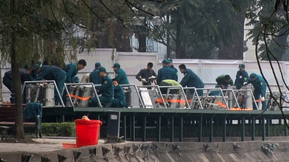 Ráo riết dựng trận địa pháo hoa cho đêm Giao thừa