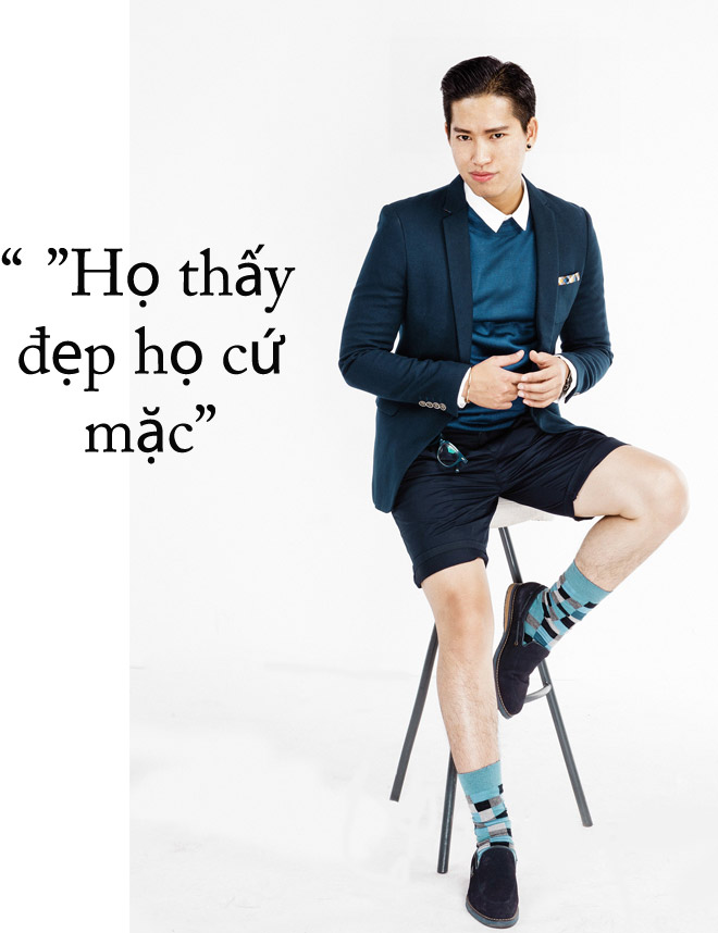 Mặc áo dài cùng váy đụp: Bùng nổ ý kiến trái chiều dịp Tết