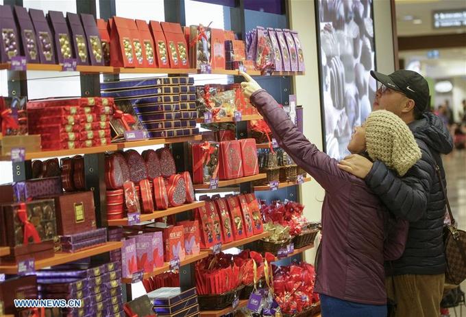 Không khí đón Valentine trên khắp thế giới