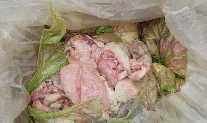 Phát hiện khoảng 300kg nội tạng động vật hôi thối đang tuồn vào Hà Nội để tiêu thụ dịp Tết