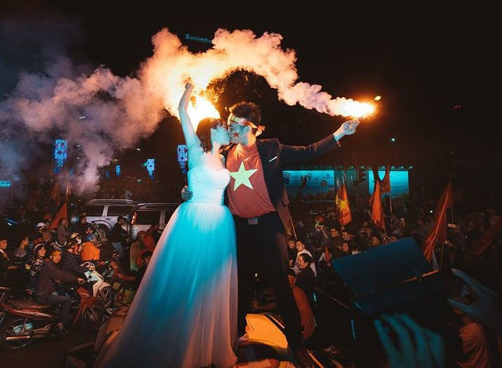 Valentine nhìn lại những màn tỏ tình gây chú ý trong giới trẻ Việt