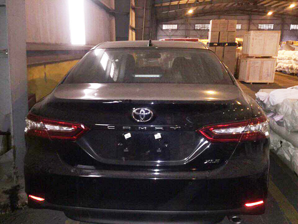Toyota Camry thế hệ mới đầu tiên về Việt Nam giá gần 2,5 tỷ Toyota Camry thế hệ mới đầu tiên về Việt Nam giá gần 2,5 tỷ