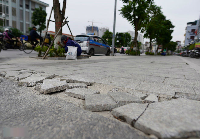 Thanh tra chỉ hàng loạt sai phạm trong việc lát đá vỉa hè Hà Nội