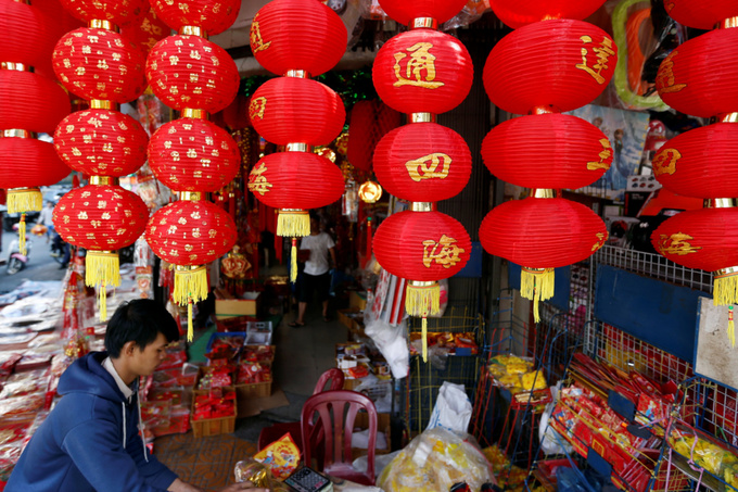 Không khí chuẩn bị Tết Mậu Tuất tại châu Á