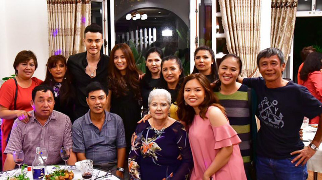 Hoàng Thùy Linh khoe ảnh chuẩn bị đón Tết cùng bố nhưng chàng trai giấu mặt lại được chú ý hơn cả