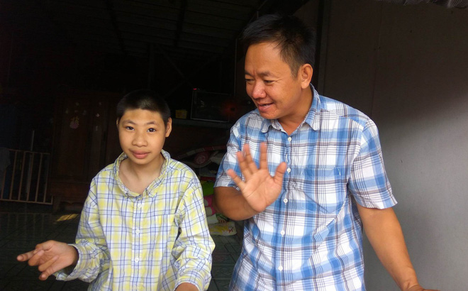 Người cha và 2 con bại não từng khiến dư luận giận mà thương tết này ra sao?