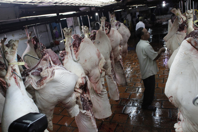 Sài Gòn 30 tết, heo mảnh chỉ còn 15.000đ/kg, quýt tiều 25.000đ/kg