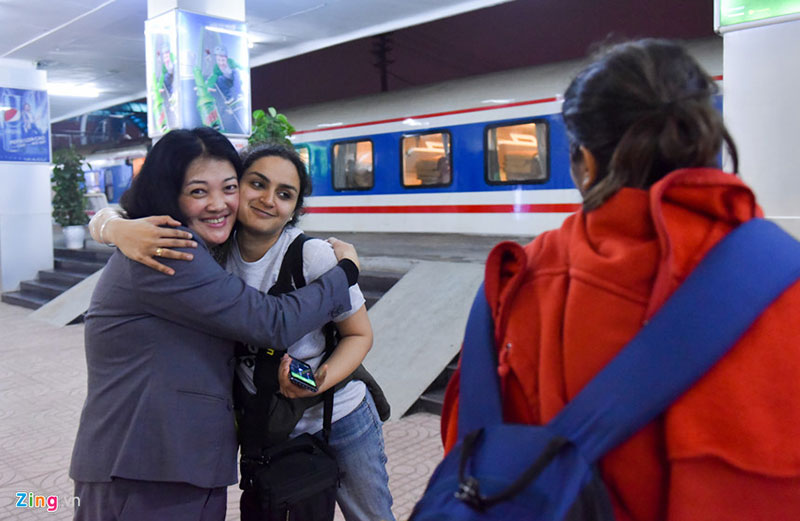 Chuyến tàu cuối năm ngập tràn không khí Tết