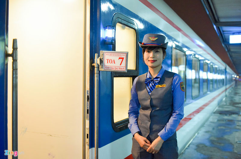 Chuyến tàu cuối năm ngập tràn không khí Tết