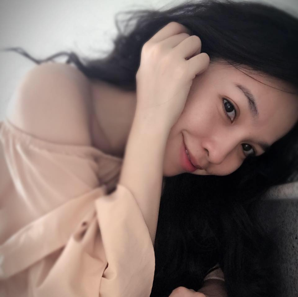 Vẻ quyến rũ của ca sĩ Hiền Thục tuổi U40 vẫn đốn tim đấng mày râu Vẻ quyến rũ của ca sĩ Hiền Thục tuổi U40 vẫn đốn tim đấng mày râu
