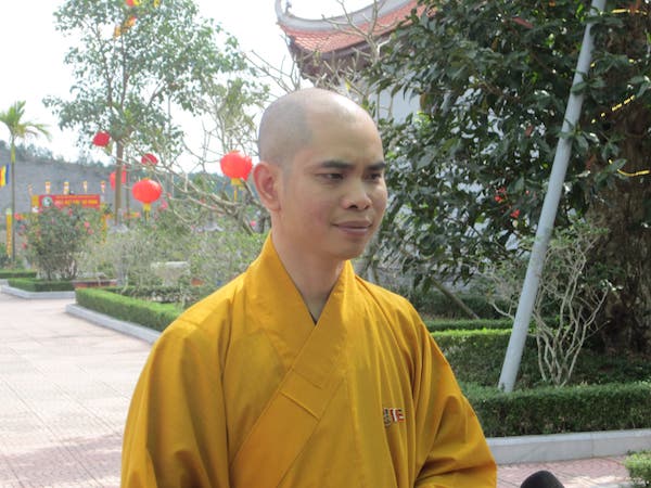 Đi lễ chùa đầu năm, bẻ lộc có đem lại vận may?