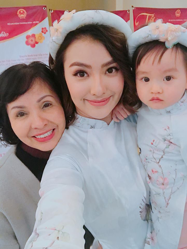 Sao Việt quây quần đón Tết bên gia đình