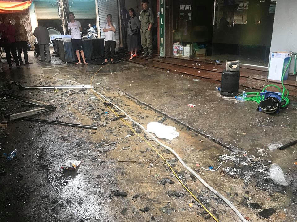 Lại cháy lớn nhà dân ở Hà Nội ngày mùng 2 Tết, nhiều người dân hốt hoảng bỏ chạy