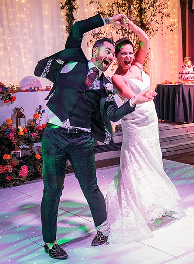 Nữ cảnh sát chỉ biết chồng là triệu phú khi làm lễ cưới