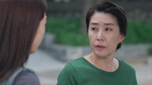 Mẹ chồng trả lại tiền mừng tuổi vì chê quá ít