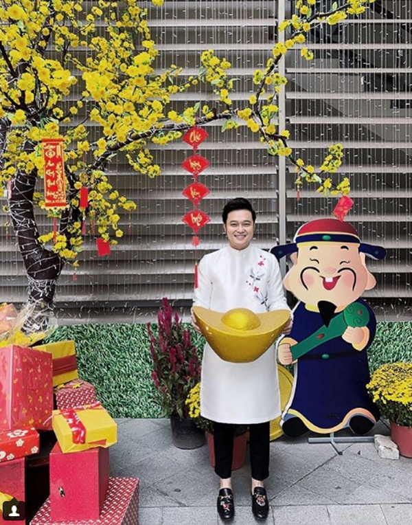 Tăng Thanh Hà và dàn sao Việt xúng xính váy áo đi chúc Tết