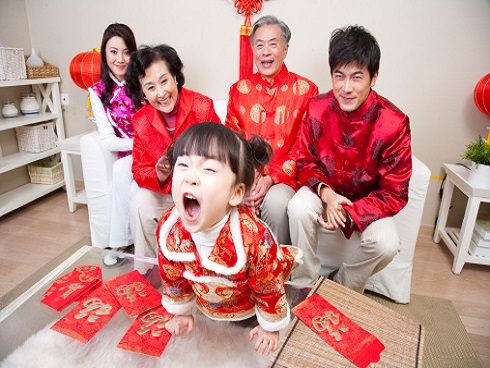 Muối mặt với khách vì bao lì xì của con