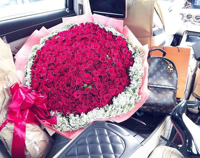 Tiểu thư hội con nhà giàu Việt than thở cũng xa xỉ hơn người: Ngồi giữa núi đồ hiệu vẫn lo không có đồ diện Tết Tiểu thư hội con nhà giàu Việt than thở cũng xa xỉ hơn người: Ngồi giữa núi đồ hiệu vẫn lo không có đồ diện Tết