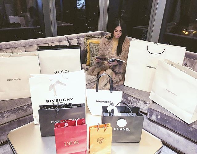 Tiểu thư hội con nhà giàu Việt than thở cũng xa xỉ hơn người: Ngồi giữa núi đồ hiệu vẫn lo không có đồ diện Tết