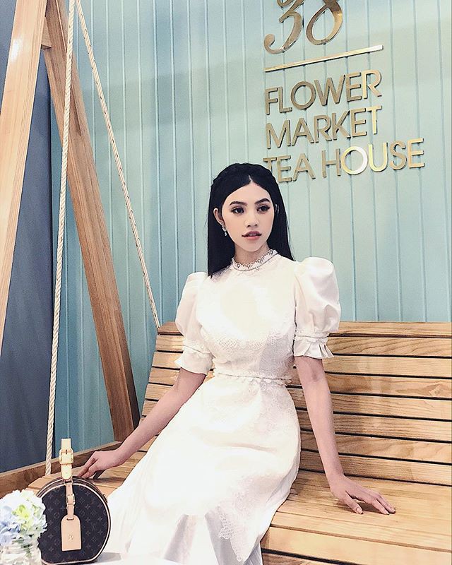 Tiểu thư hội con nhà giàu Việt than thở cũng xa xỉ hơn người: Ngồi giữa núi đồ hiệu vẫn lo không có đồ diện Tết Tiểu thư hội con nhà giàu Việt than thở cũng xa xỉ hơn người: Ngồi giữa núi đồ hiệu vẫn lo không có đồ diện Tết