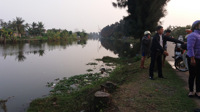Ninh Bình: Đi chúc Tết, cả gia đình gặp tai nạn lao xuống sông