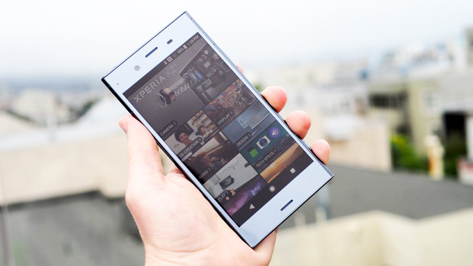 Những smartphone cận cao cấp đáng sở hữu đầu 2018