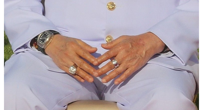 Các nước phạt tù nếu tặng quà đắt tiền ngày lễ, Tết như thế nào