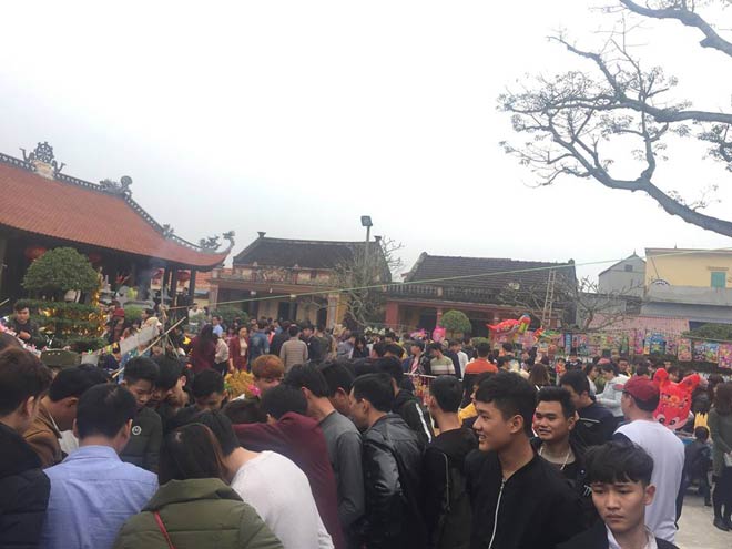 Thăm phiên chợ se duyên độc nhất thành Nam