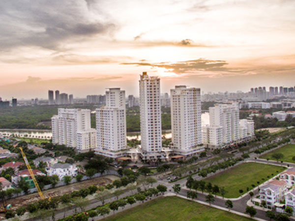 Cuộc đua dội bom bất động sản năm Mậu Tuất