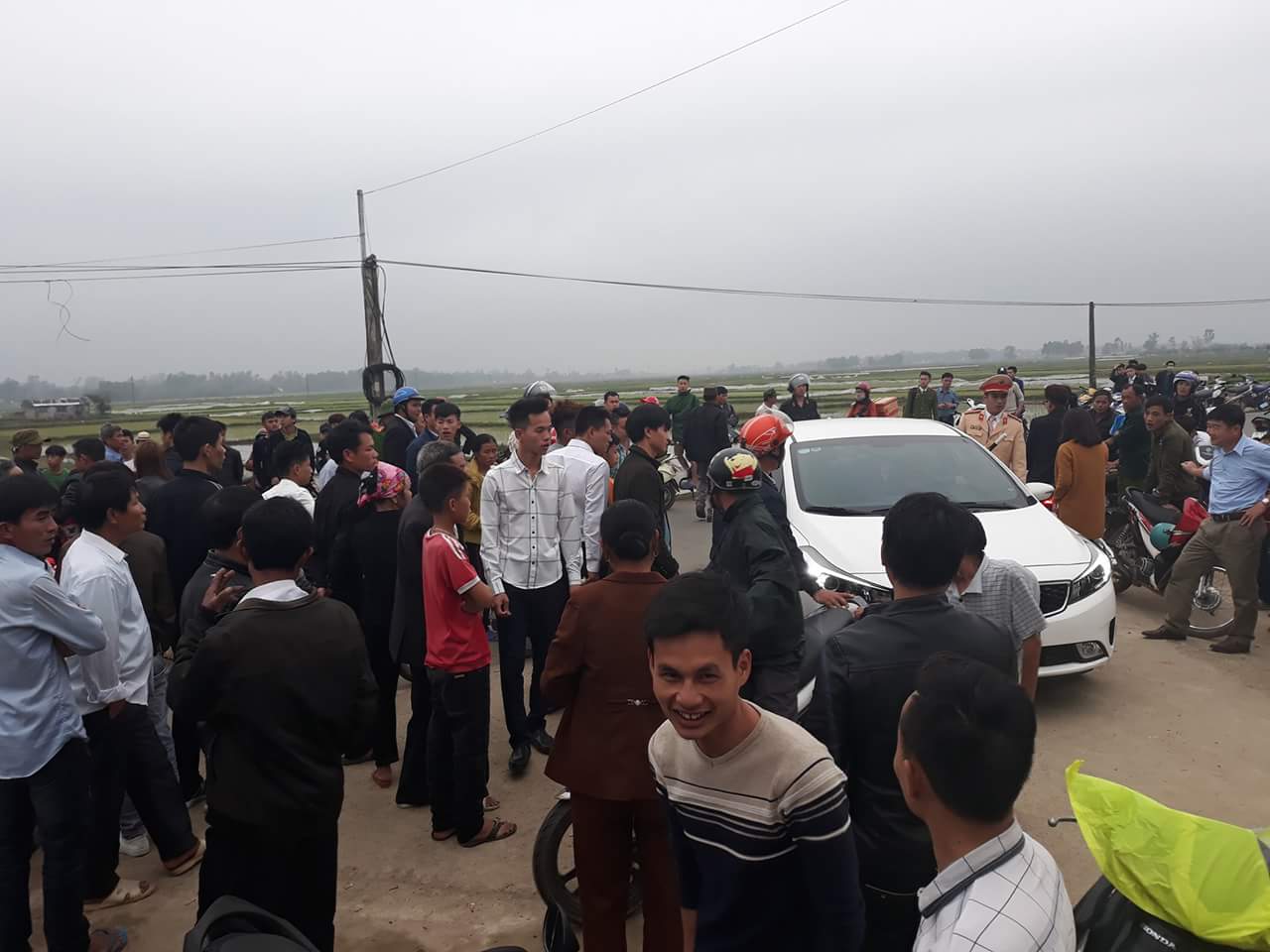 Cán bộ công an tỉnh gây tai nạn chết người, tháo biển xe đổ tội cho người khác