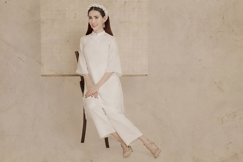 Phan Thị Mơ khoe lưng trần với áo dài cách điệu táo bạo