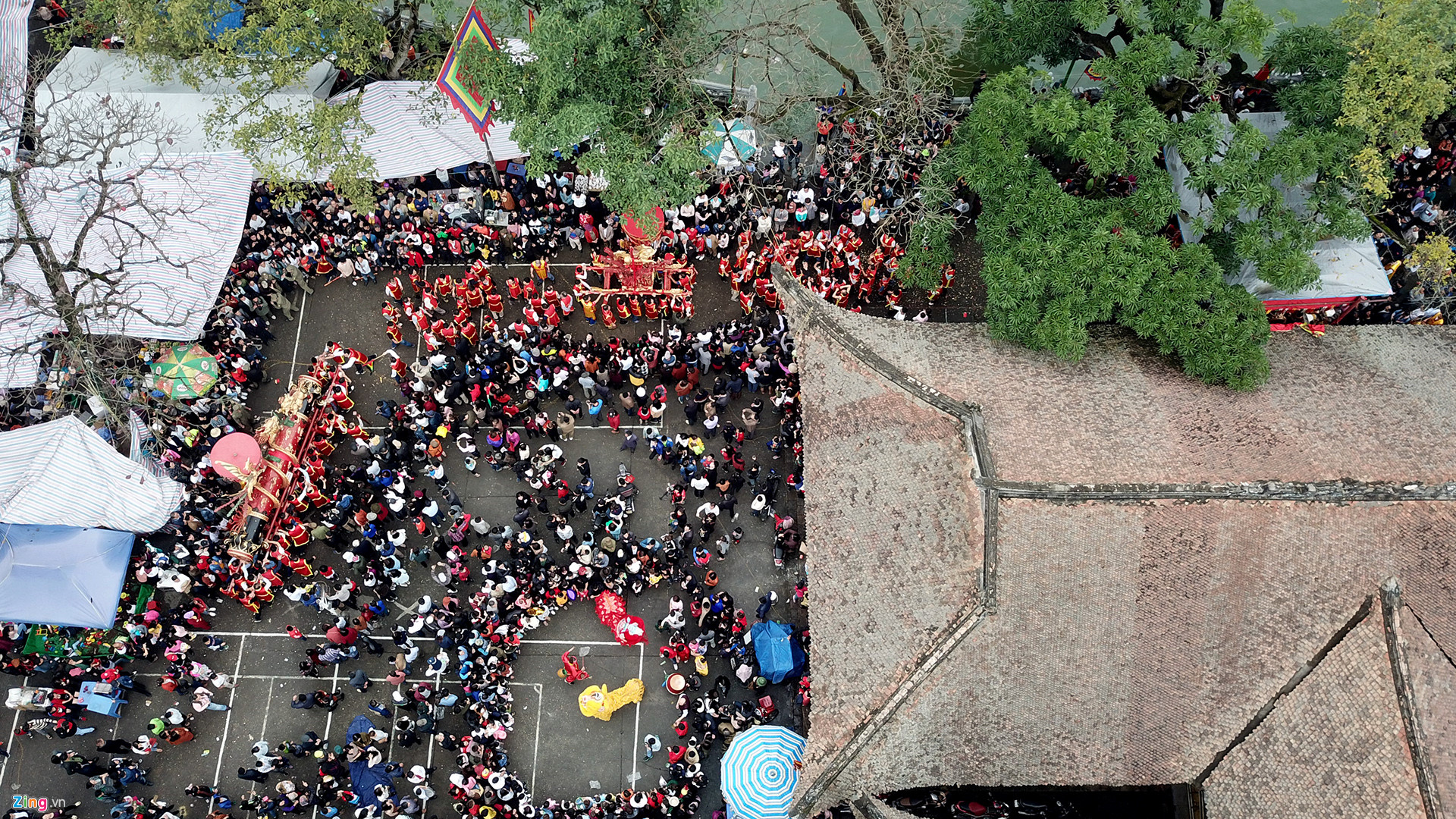 Rước pháo khổng lồ, tung hô quan đám tại hội Đồng Kỵ