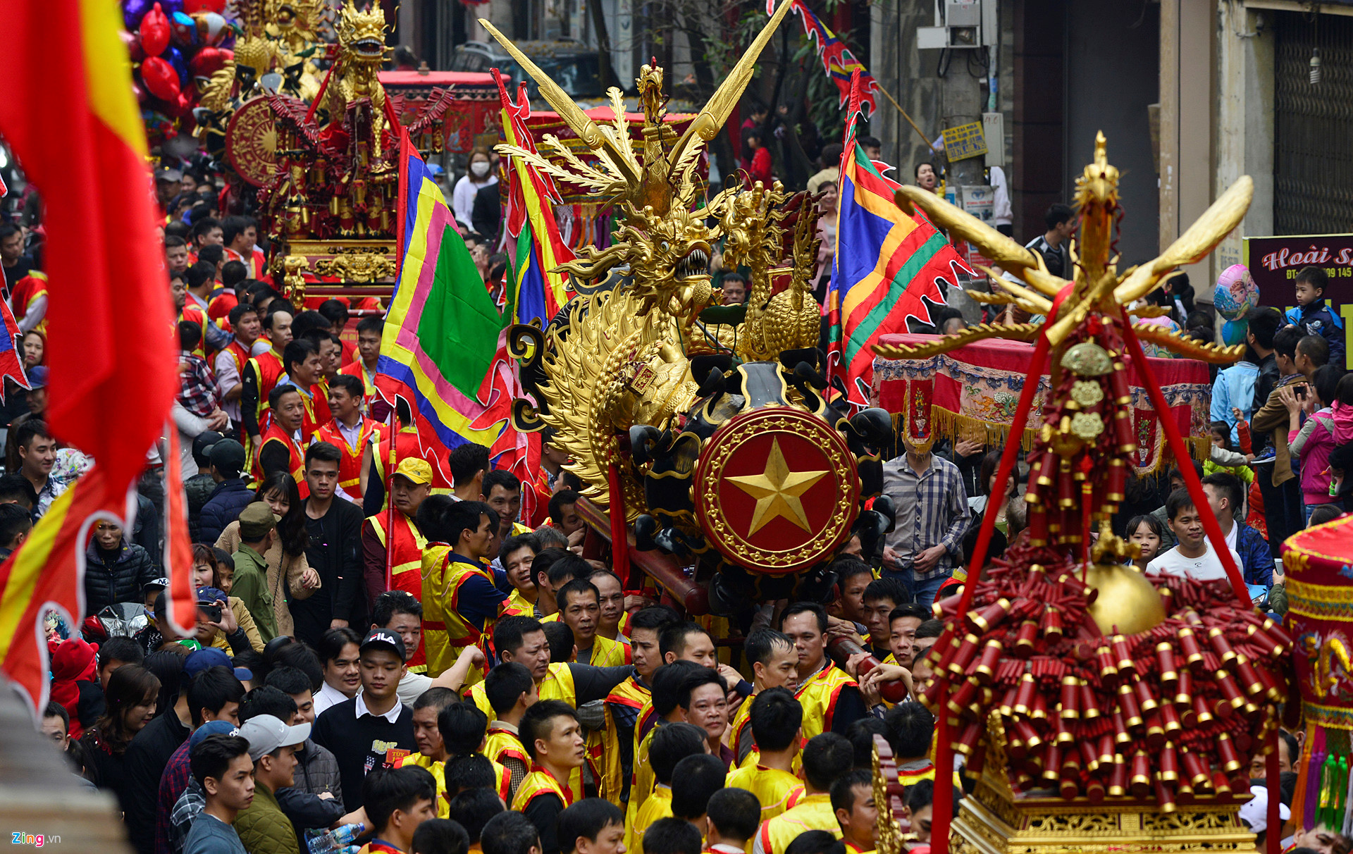 Rước pháo khổng lồ, tung hô quan đám tại hội Đồng Kỵ