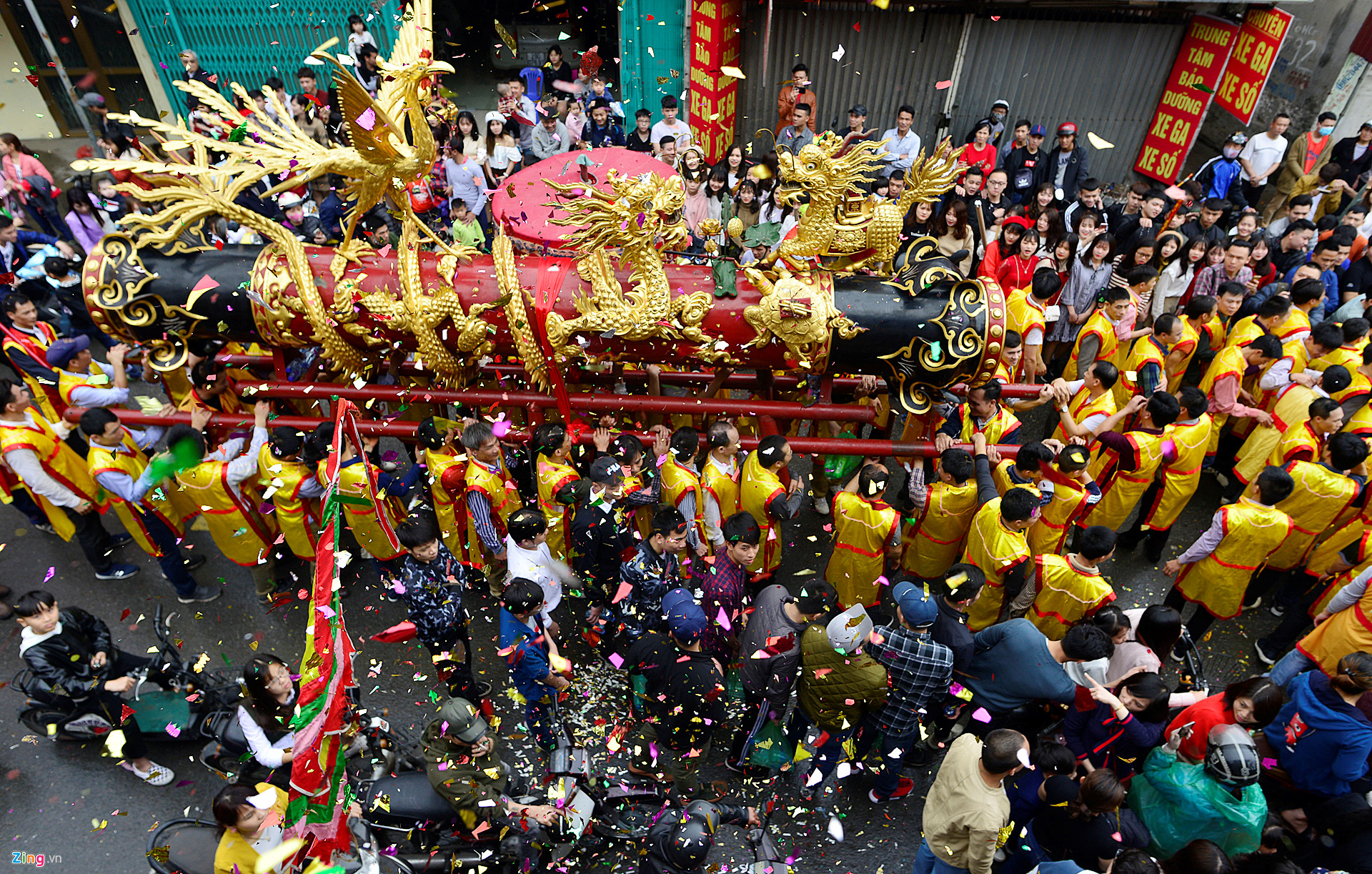 Rước pháo khổng lồ, tung hô quan đám tại hội Đồng Kỵ