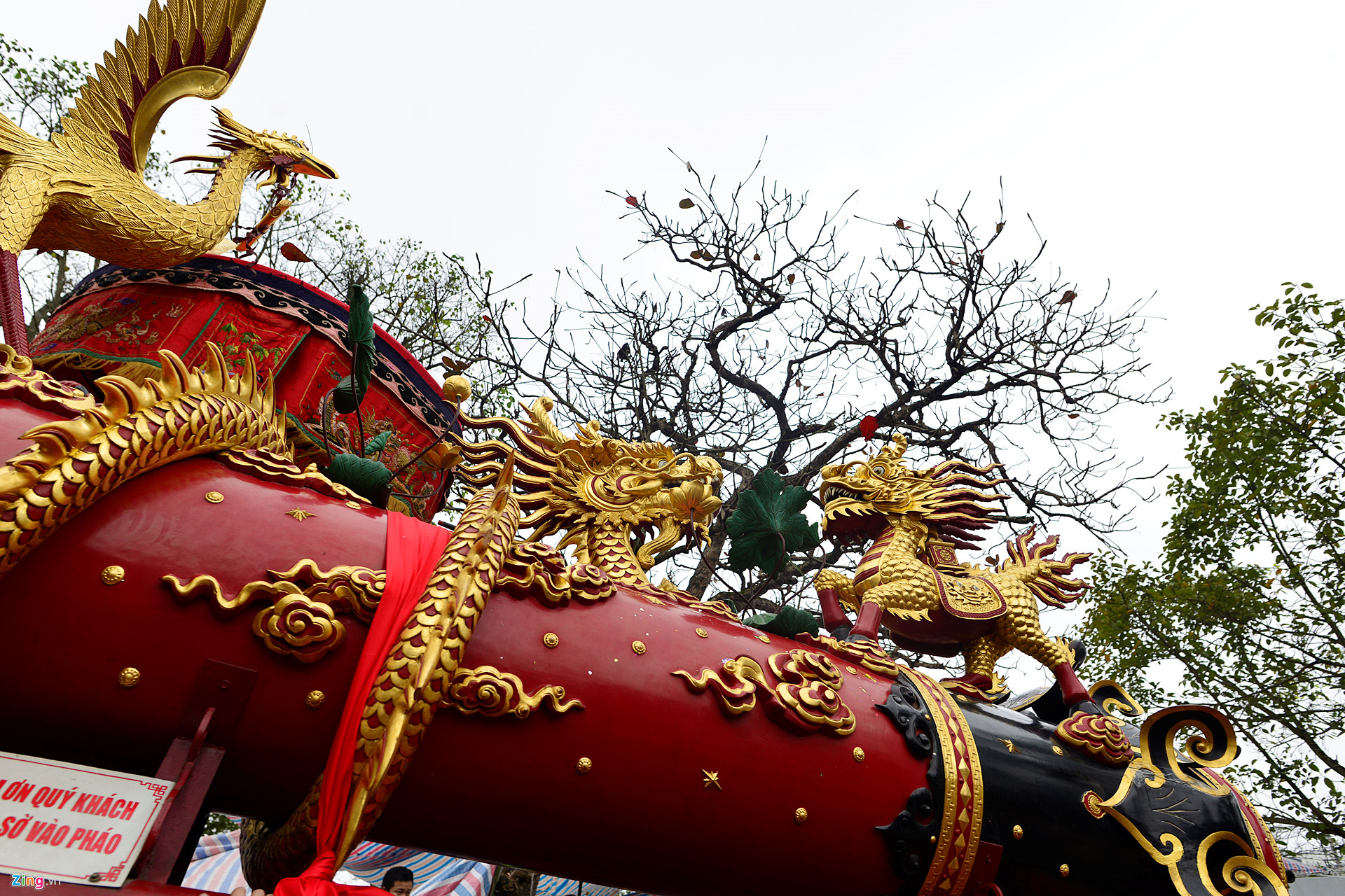 Rước pháo khổng lồ, tung hô quan đám tại hội Đồng Kỵ