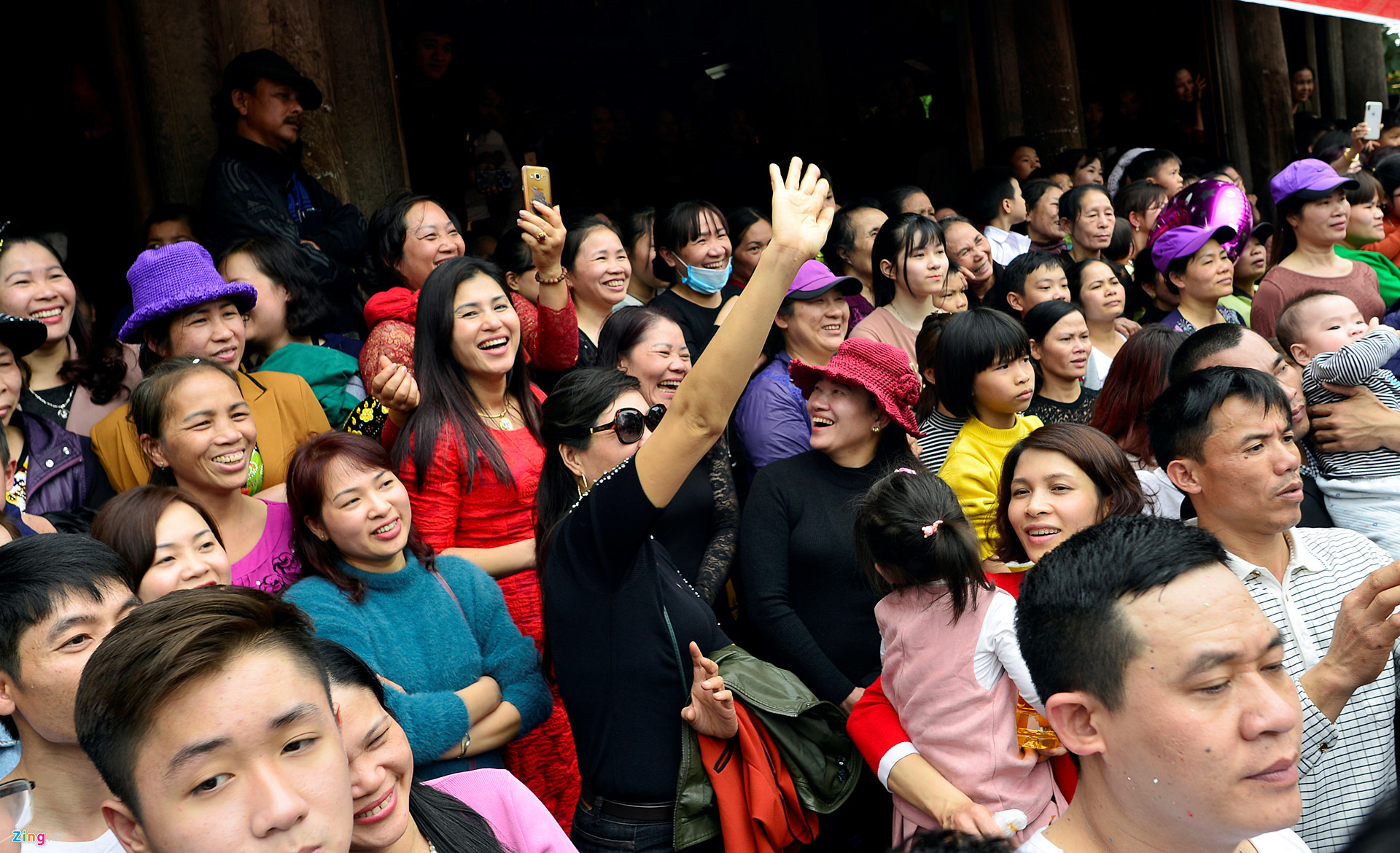 Rước pháo khổng lồ, tung hô quan đám tại hội Đồng Kỵ