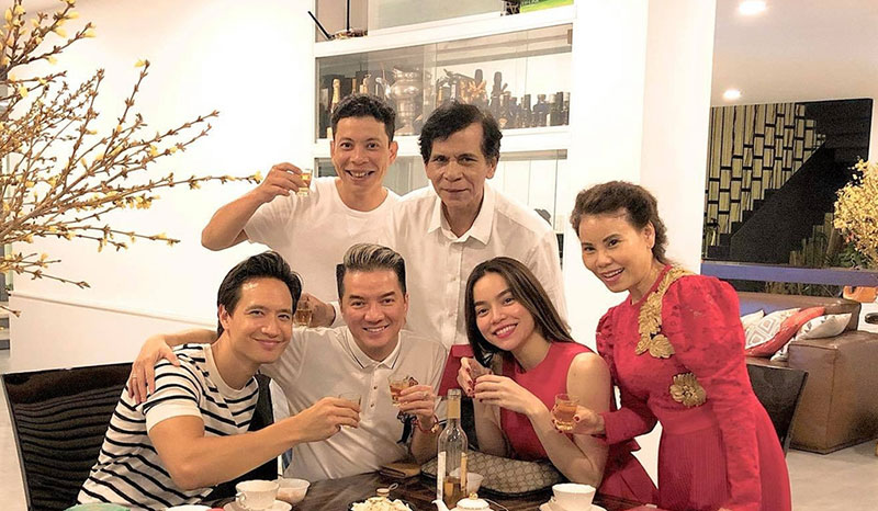 Sao Việt khoe ảnh hạnh phúc bên người yêu trong dịp Tết