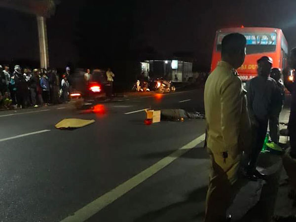 Mùng 3 Tết, hôn đuôi xe buýt, người đàn ông đi xe máy thiệt mạng thương tâm