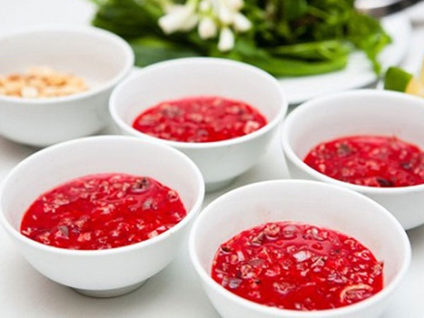 Ăn tiết canh lợn, một bệnh nhân hôn mê sâu