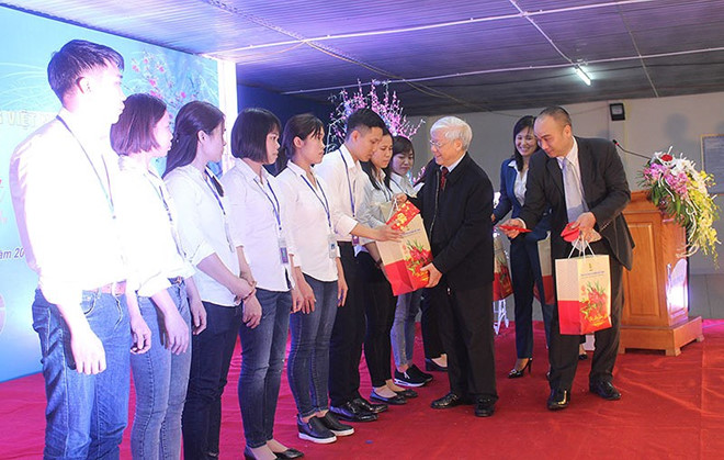 Tổng bí thư tham dự lễ phát động Tết trồng cây tại tỉnh Hưng Yên