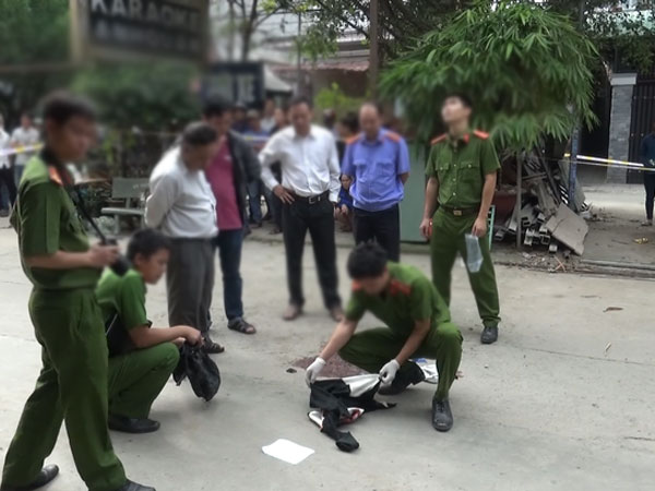 3 anh em trai gây sự, đâm chết chủ quán karaoke