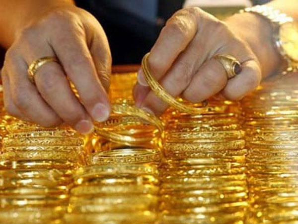 Giá vàng hôm nay 20/2: Tăng mạnh nhất từ 2016, vàng lên đỉnh cao