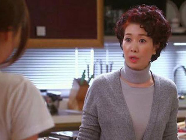 Mẹ bạn trai khinh ra mặt khi thấy bao lì xì 50 nghìn đồng