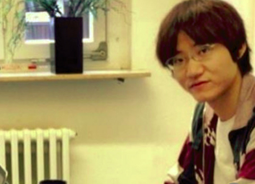 Thiếu gia Nhật giành quyền nuôi 13 con nhờ đẻ thuê